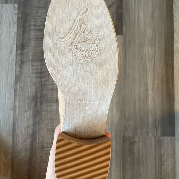 FREE PEOPLE Chelsea Boot - Picture 5 of 10